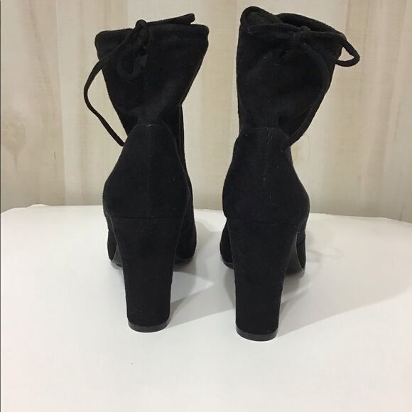 Charles David Black Faux Suede Semi Ankle Boots Sz 9 1/2 - Picture 5 of 8